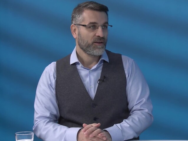 Pavel Škriniar, Ide o peniaze