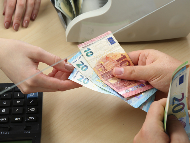 peniaze, hotovosť