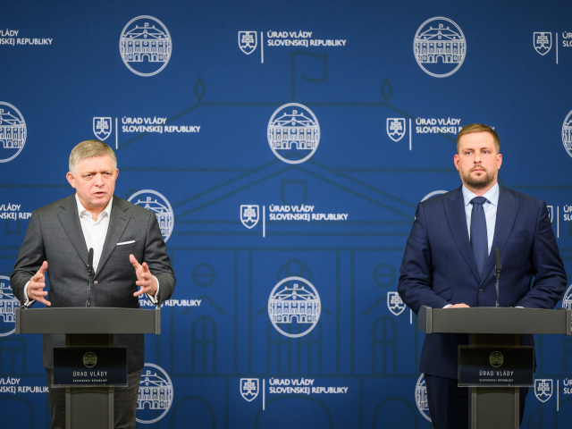 Robert Fico a Kamil Šaško, kybernetický útok na VšZP
