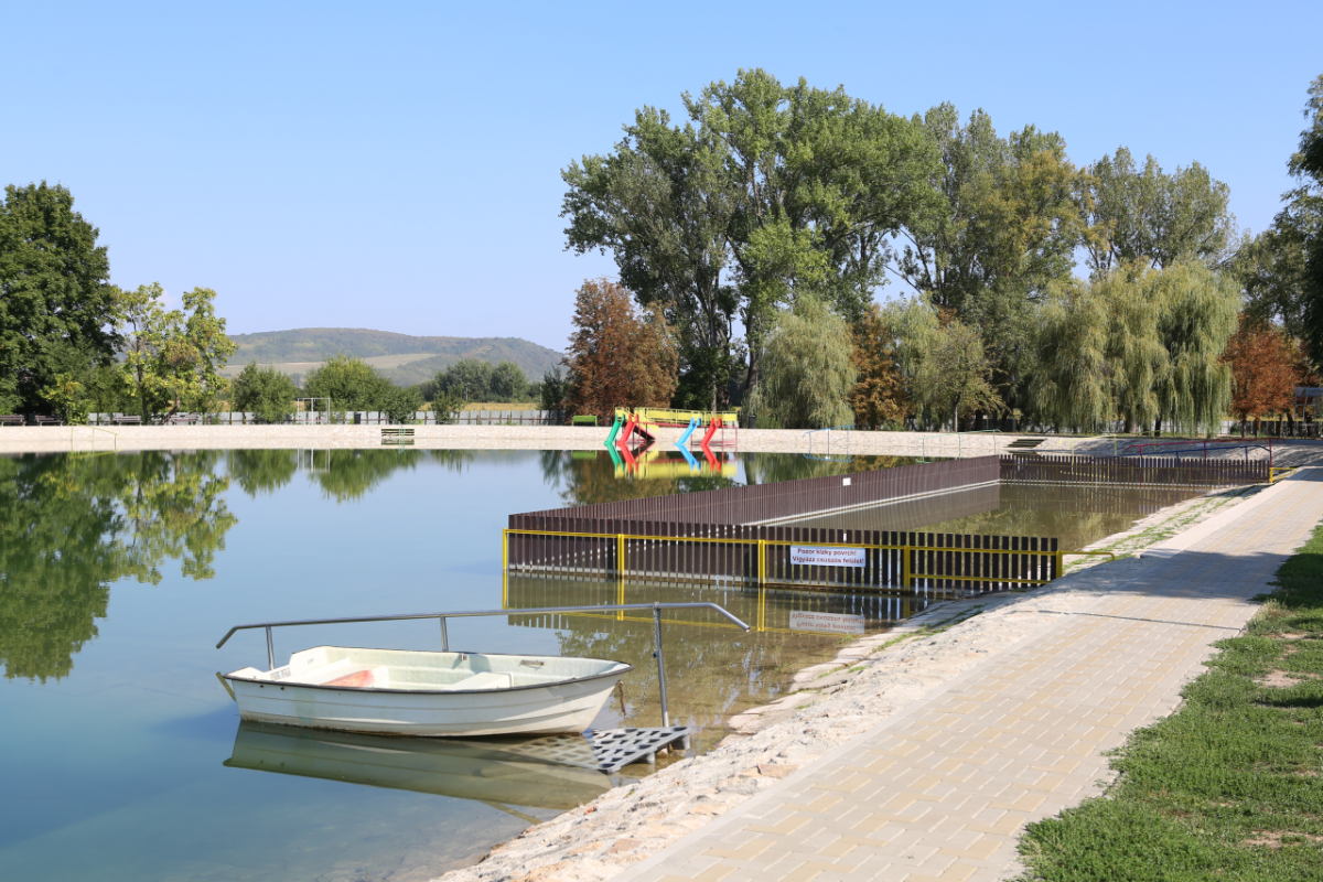 Cast prirodneho bazena je vyhradena pre deti