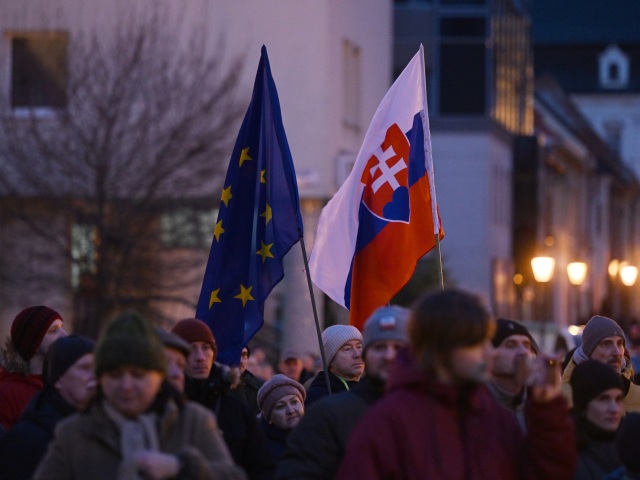 Mier Ukrajine protest EÚ vlajka Trnava