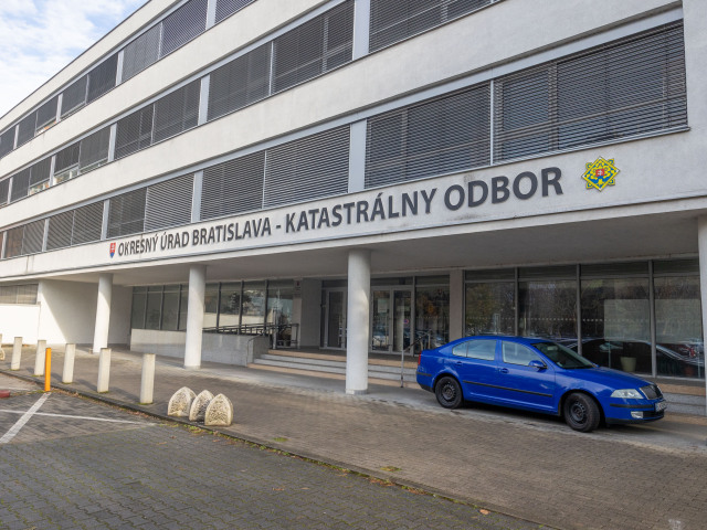Milióny v budovách, nulový prehľad: NKÚ odhalil slabiny správy štátneho majetku