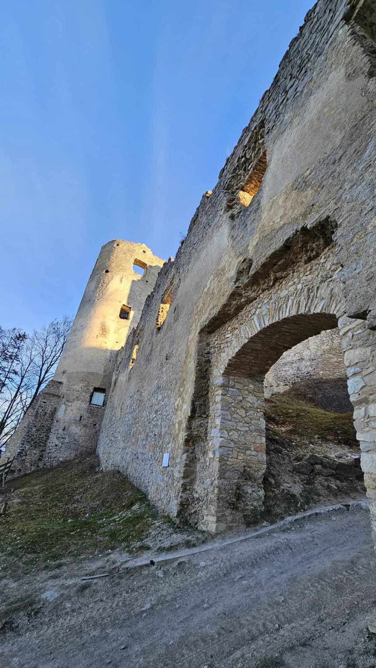 hrad, Lietava, mReportér