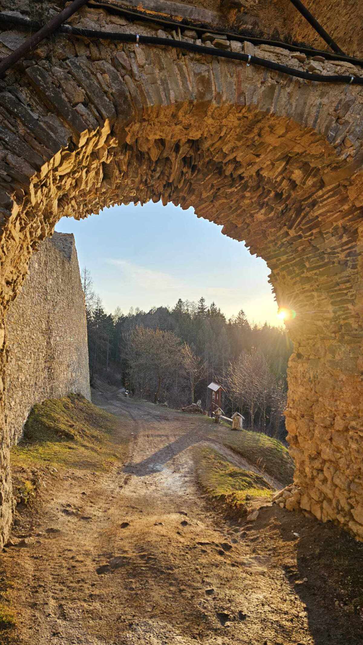 hrad, Lietava, mReportér