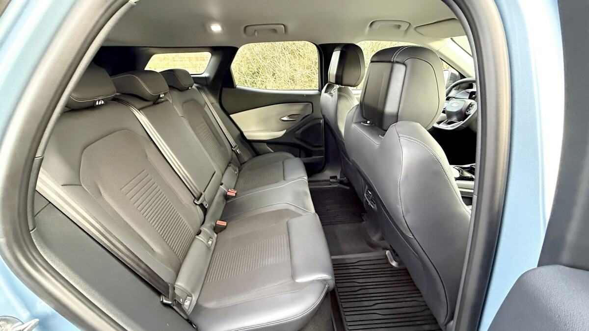 Ford Explorer Premium Max 79 (2025)