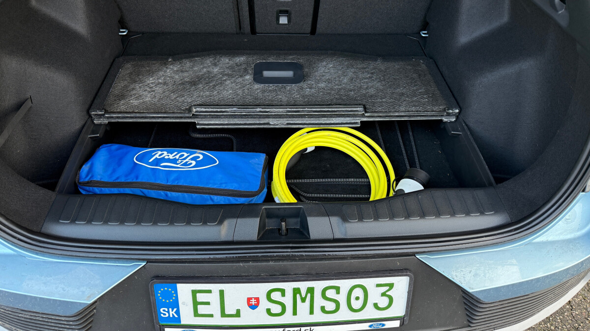 Ford Explorer Premium Max 79 (2025)