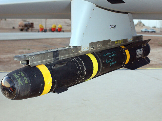 Raketa AGM-114 Hellfire podvesená na bezpilotnom lietadle Predator