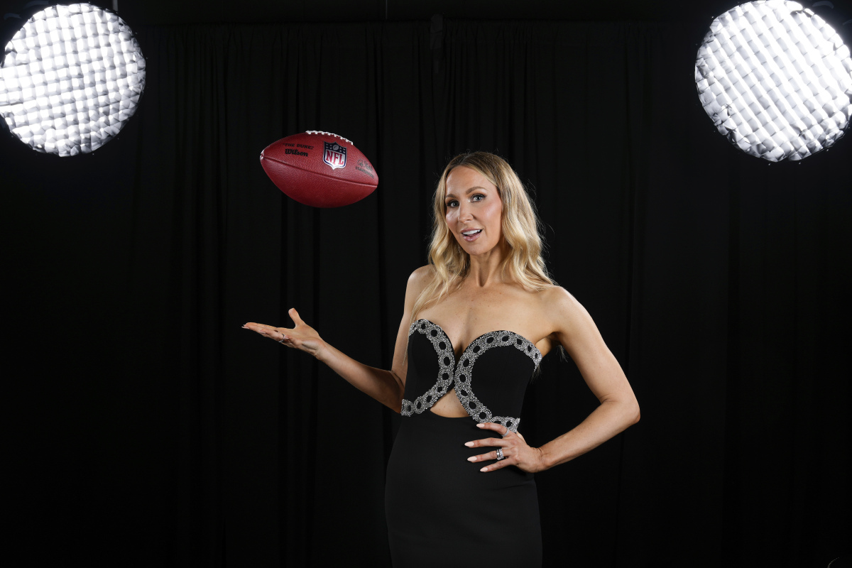 Super Bowl Honors Football