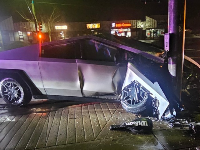 Tesla Cybertruck - havária 2025