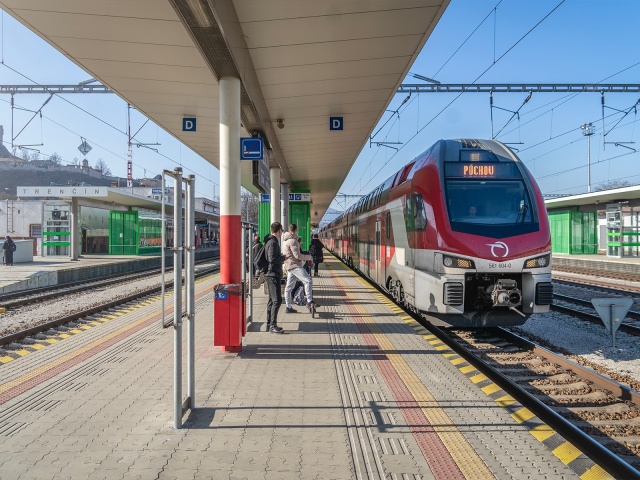 Vlaky KISS Zeleznicnej spolocnosti Slovensko