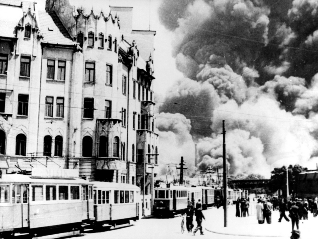 1945, Bratislava, sovieti, bombardovanie
