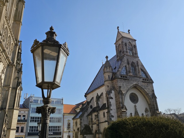 Lucerna s novym LED svetlom pri kostole sv. Michala v Kosiciach