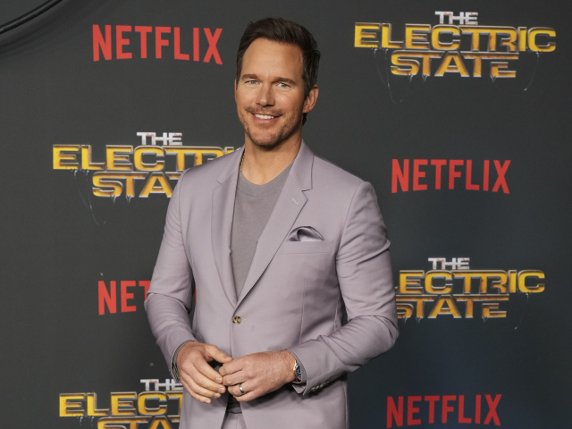 Herec Chris Pratt uviedol v LA novinku The Electric State.