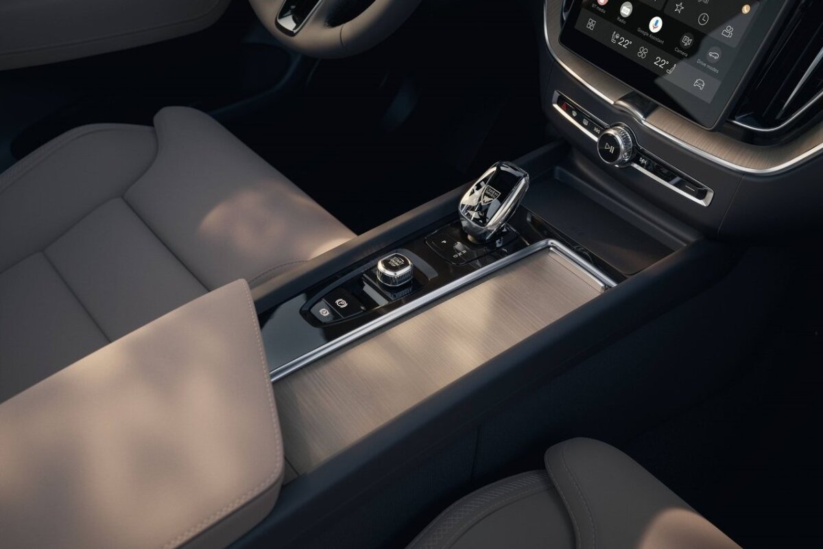 Volvo XC60 - 2025