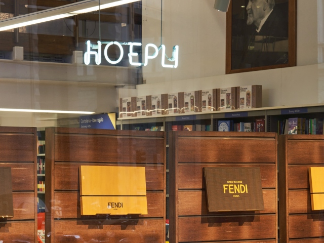 02 FENDI Bookstores Takeover Libreria Hoepli