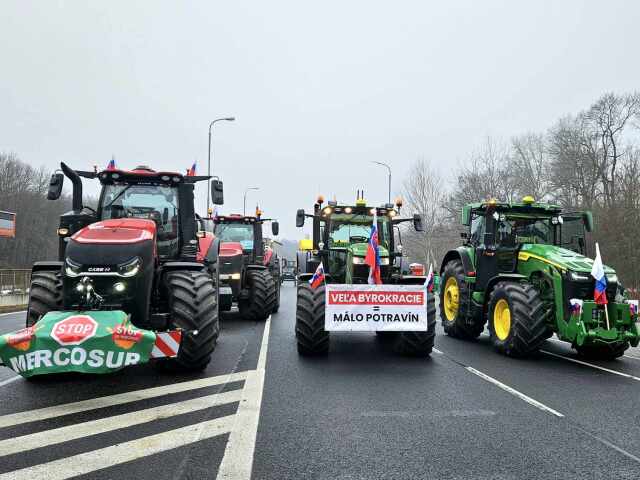 Protest farmárov na priechode Holíč – Hodonín