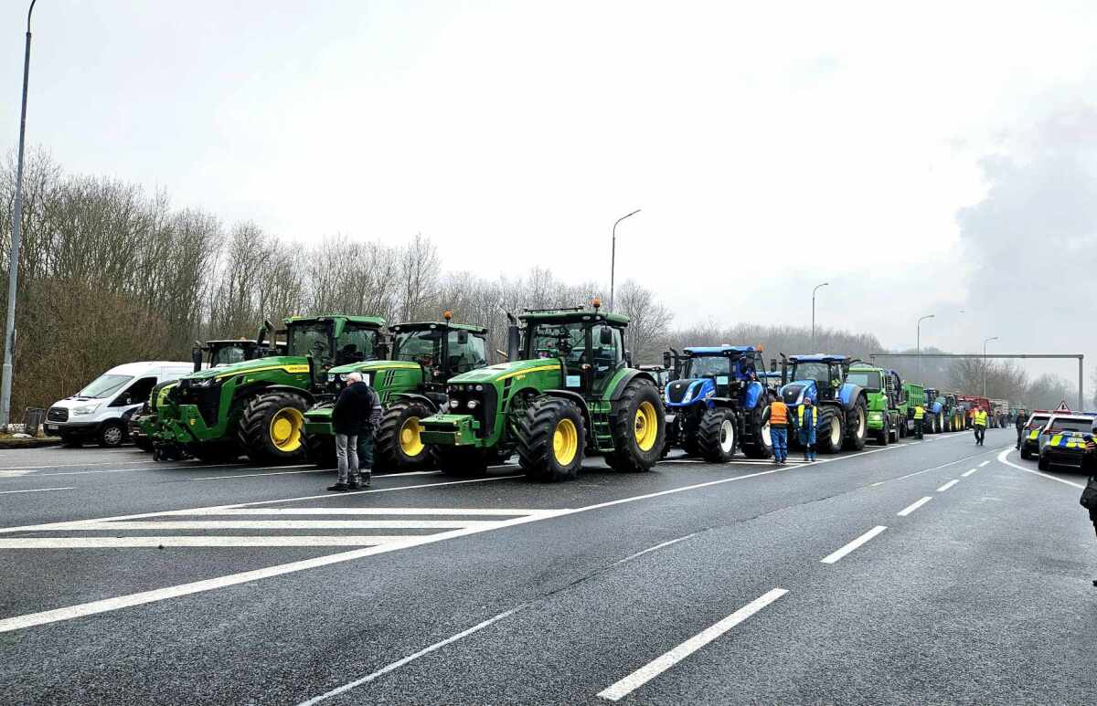 Protest farmárov na priechode Holíč – Hodonín