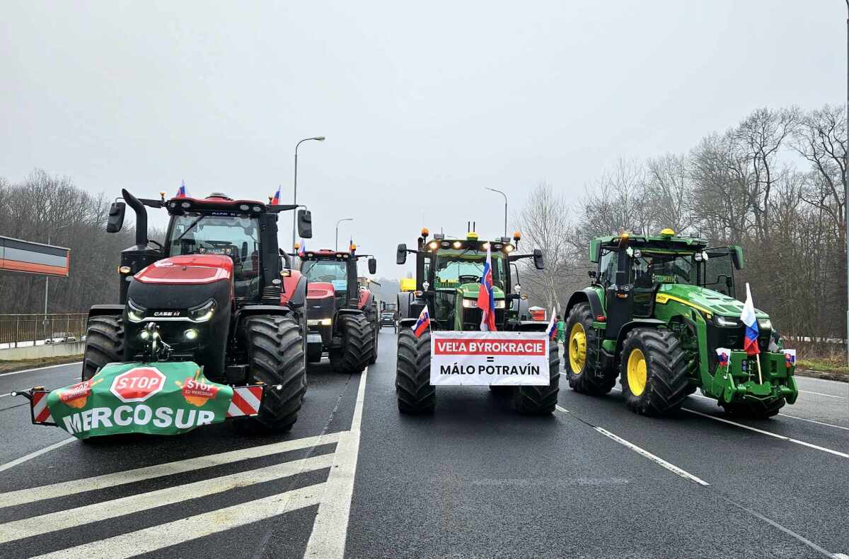 Protest farmárov na priechode Holíč – Hodonín