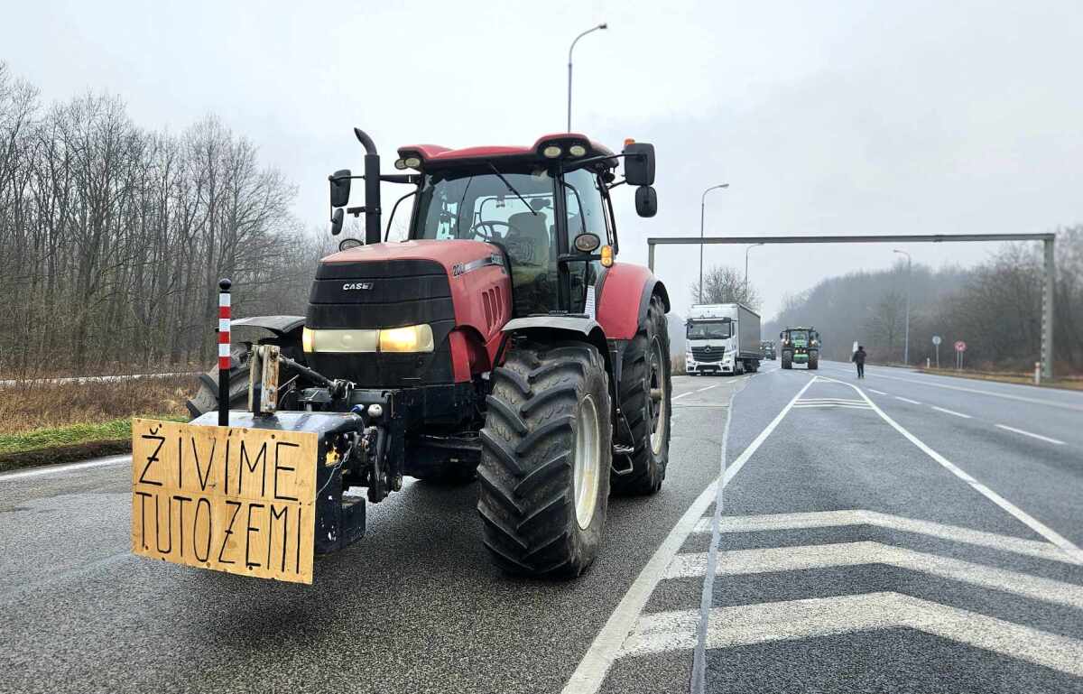 Protest farmárov na priechode Holíč – Hodonín