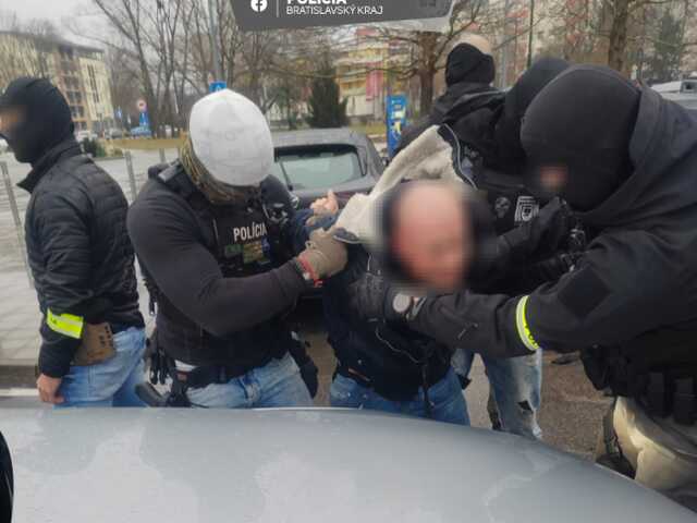 polícia, bratislava, zadržanie