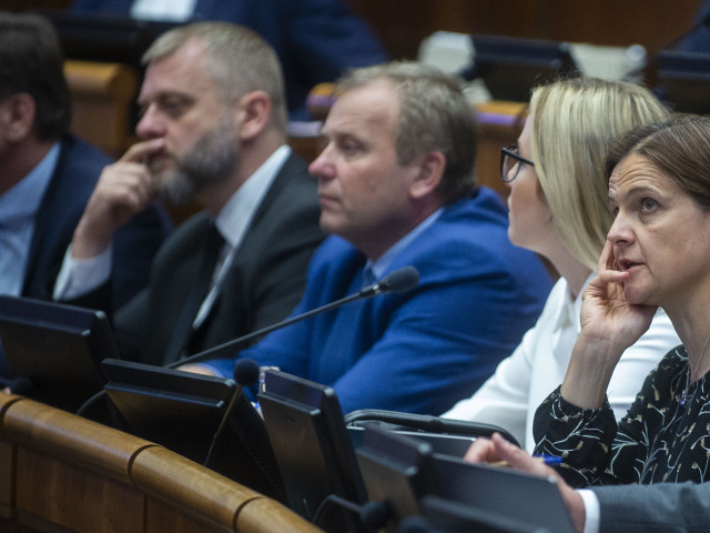 Mária Kolíková, Vladimíra Marcinková, Vladimír Ledecký, Juraj Krúpa, Alojz Hlina