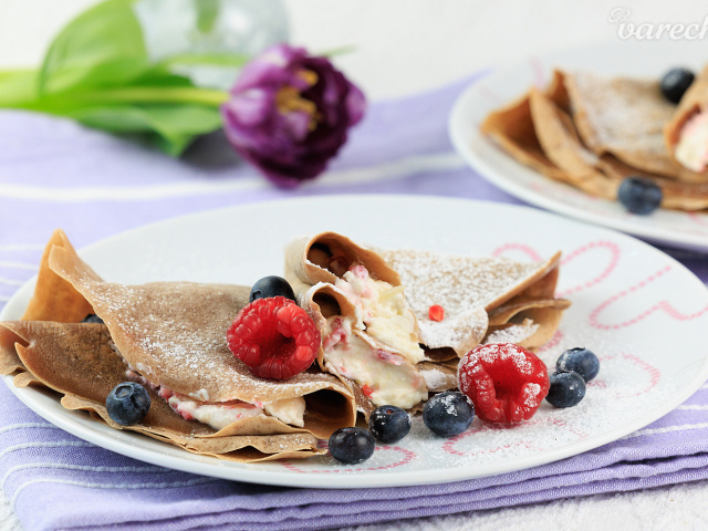Videotip: Čokoládové palacinky s tvarohom a ovocím 