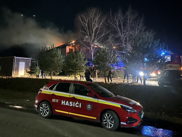 požiar, hotel, hasiči