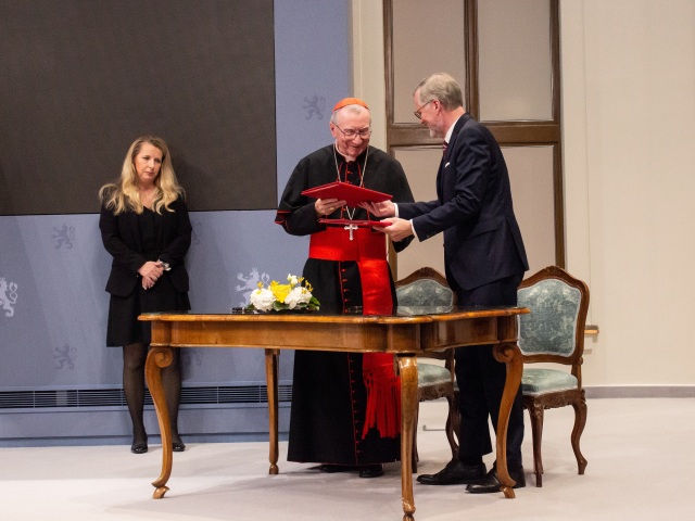 Fiala, Parolin