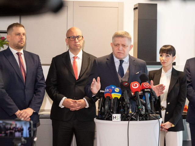 Robert Fico / Jozef Ráž / Kamil Šaško /