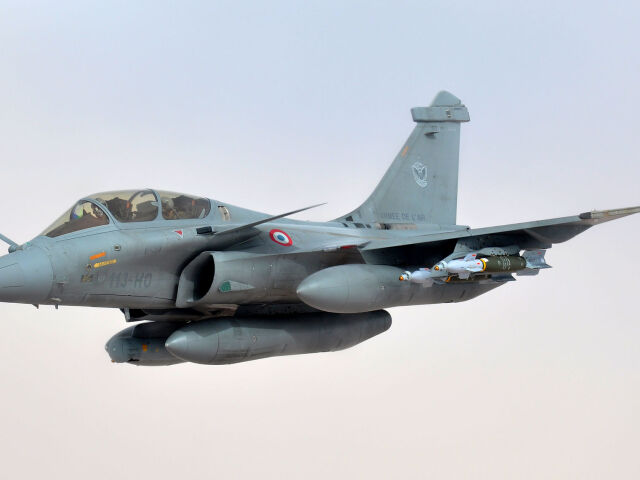 Rafale B Francuzskych vzdusnych sil pocas operacie v Mali 17. marca 2013