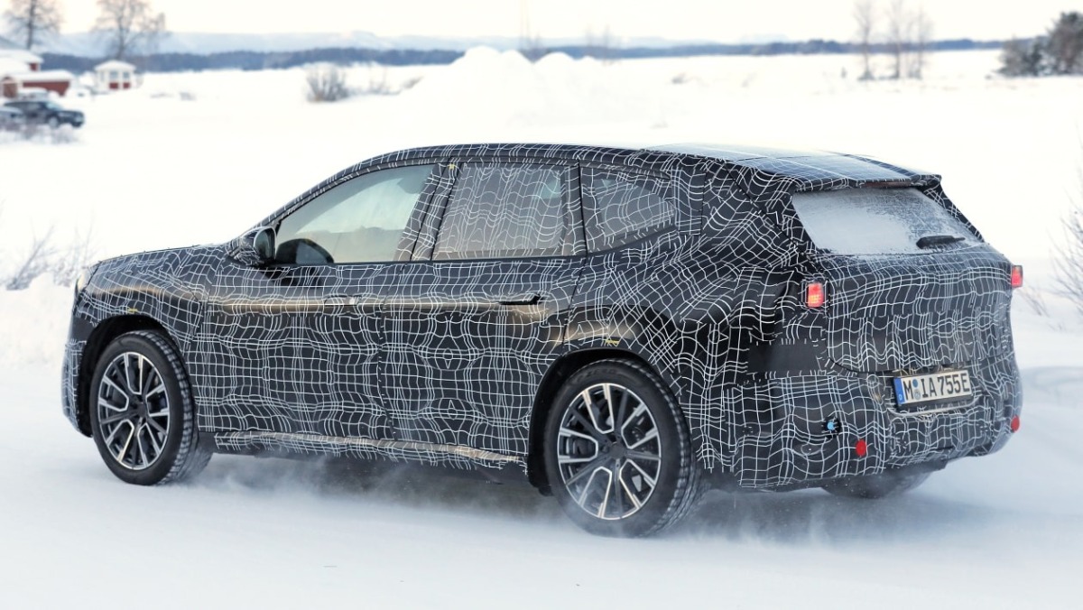 BMW iX3 - testovacie prototypy 2025