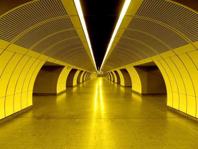 metro, tunel, chodba, žltá,