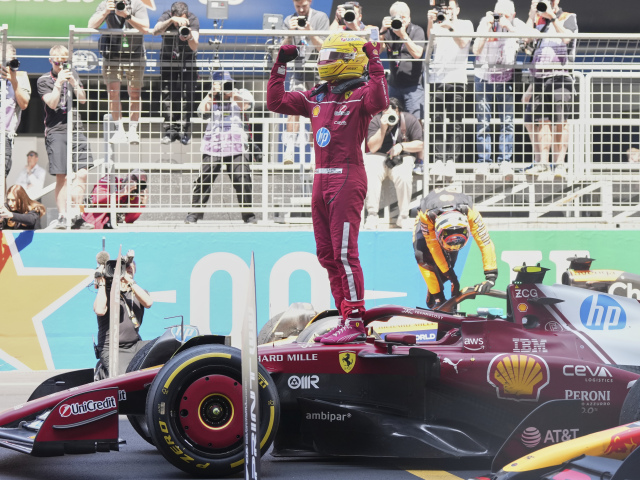China F1 GP Auto Racing hamilton