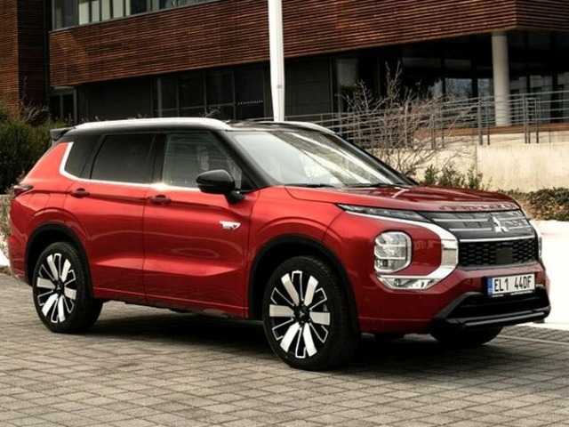 Mitsubishi Outlander - 2025