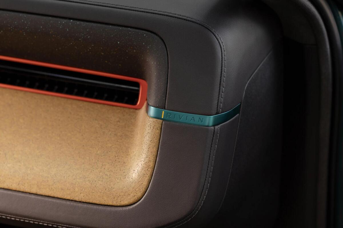 Retro modely Rivian R3 a R3X