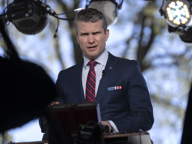 Americký minister obrany Pete Hegseth
