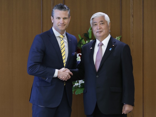 Gen Nakatani, Japonsko, Pete Hegseth