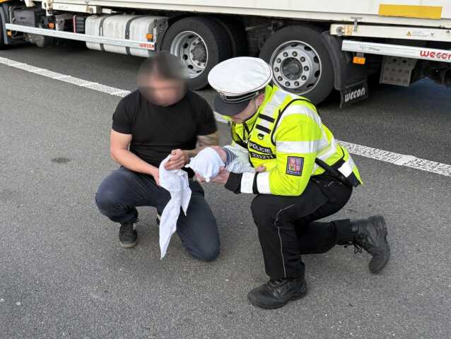 českí policajti , záchrana