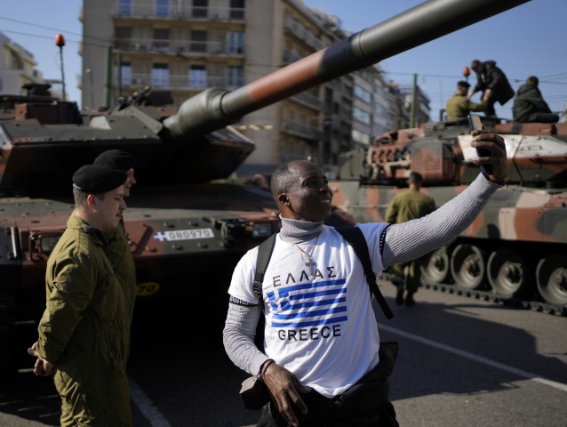 Greece / Tank /