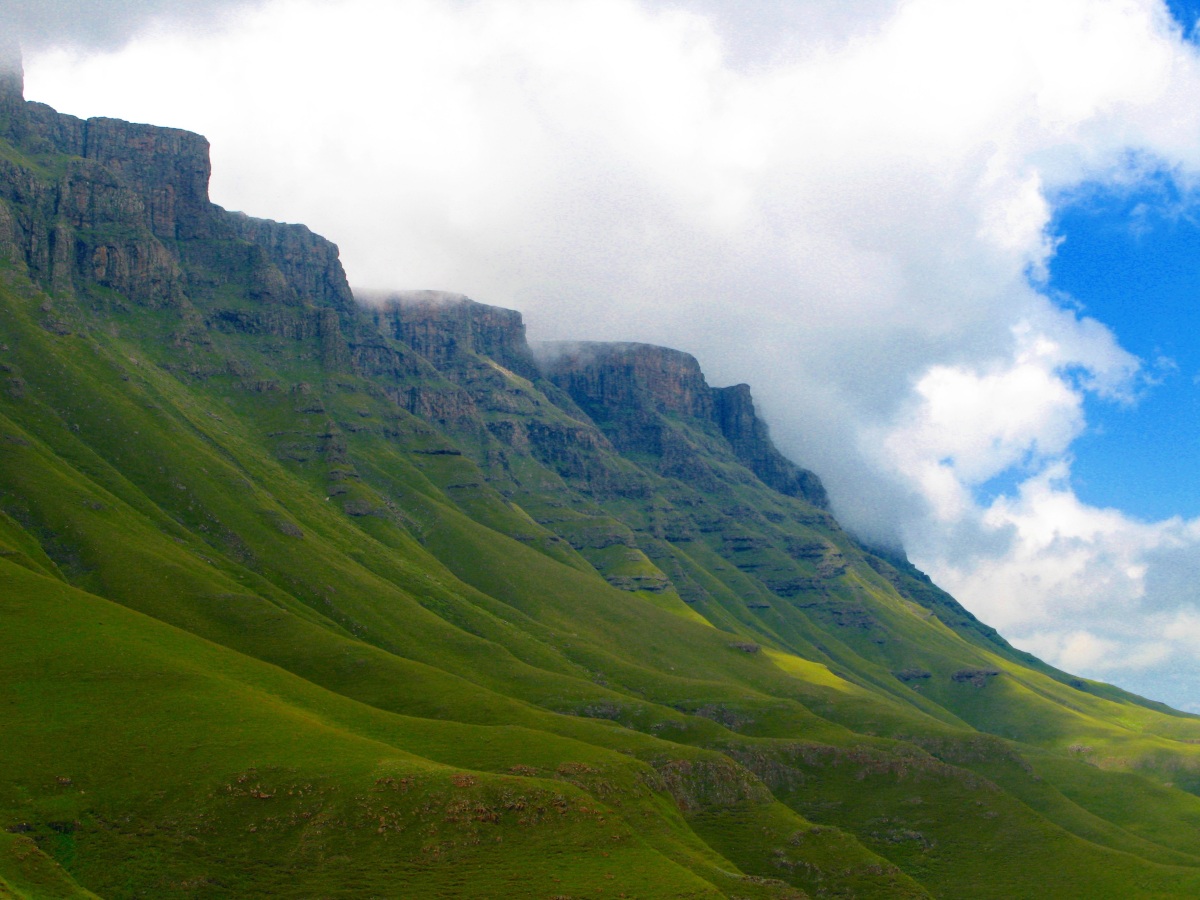 lesotho, krajina, kopce, cestovanie, dovolenka, turistika, údolie, hory,