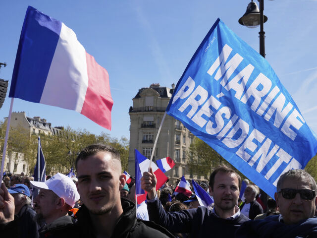 Francúzsko Paríž Protest Le Penová
