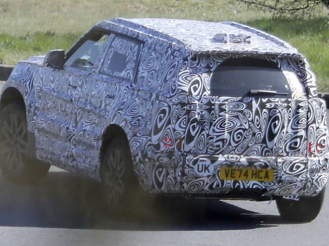 Land Rover Defender Sport - testovací prototyp 2025