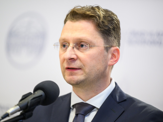 SR vláda LOZ lekári platy dohoda BAX