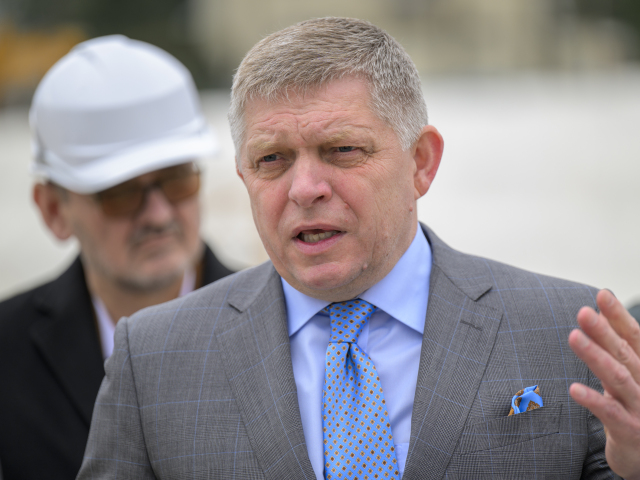 SR Prešov nemocnica vojenská výstavba Fico POX