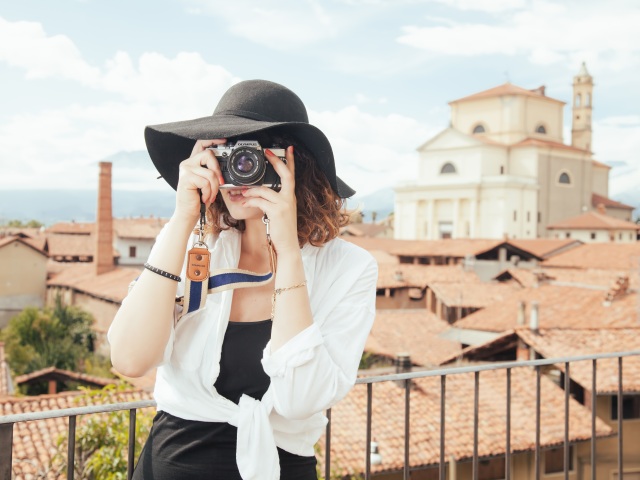 cestovanie, turistka, dovolenka, fotoaparát, fotenie, fotka, foťák, záber, objektív, pamiatky, fotograf