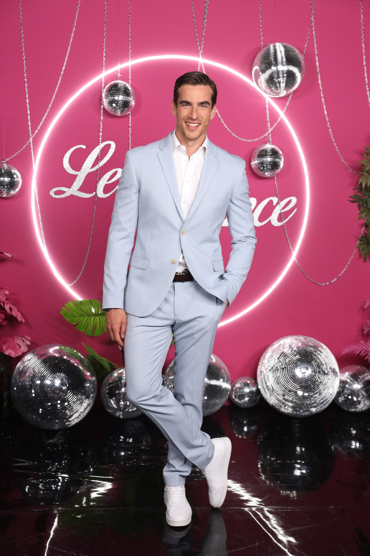 Herec a model Adam Bardy.