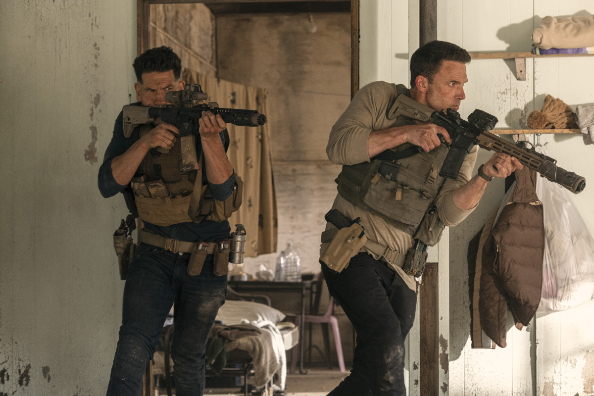 Brax (Jon Bernthal) a Christian Wolff (Ben Affleck)