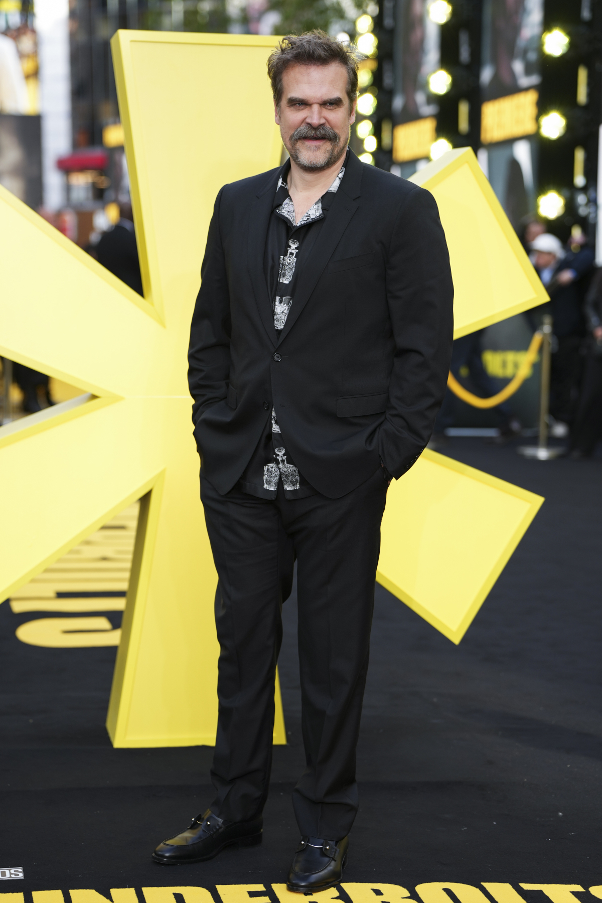 Herec David Harbour.