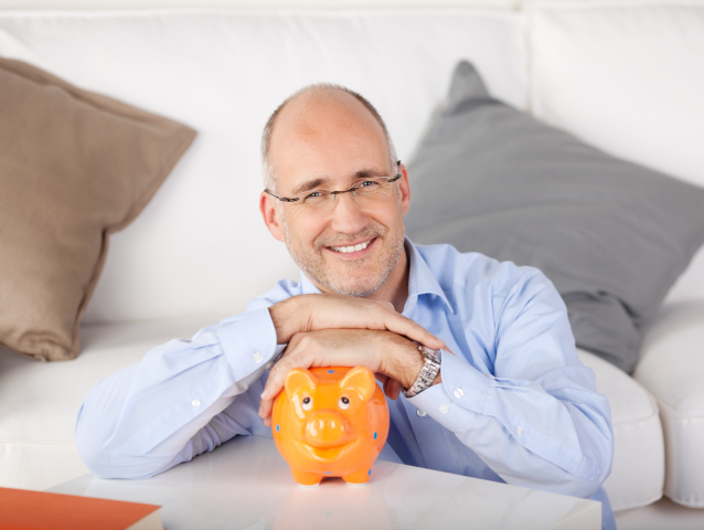 dôchodca, senior, sporenie, šetrenie, investovanie