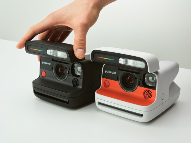 polaroid flip